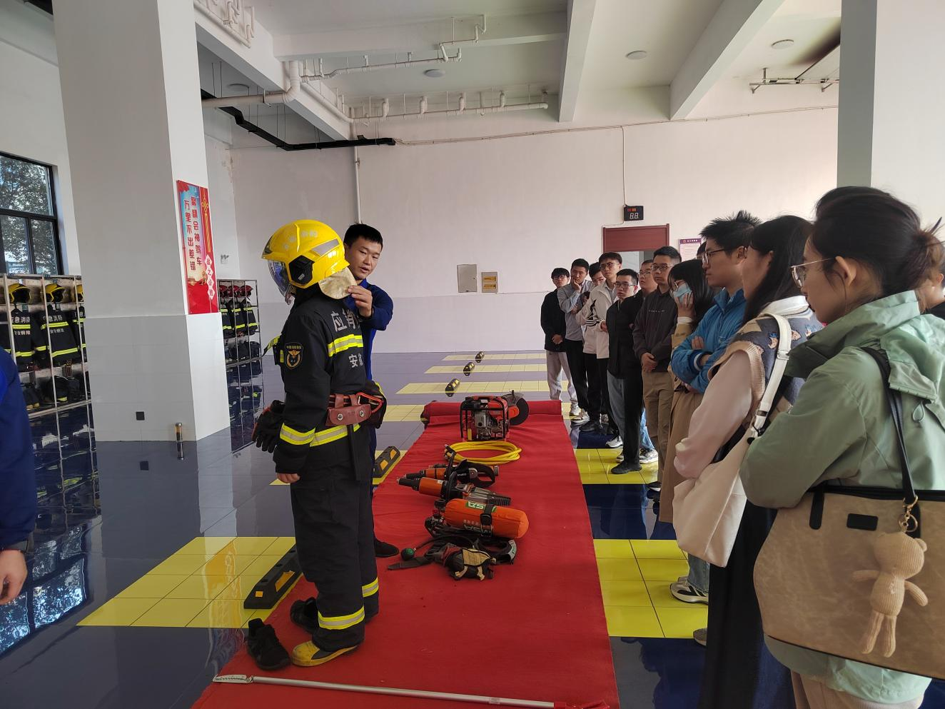 设计团支部开展“消防安全在我心,青春力量共守护”